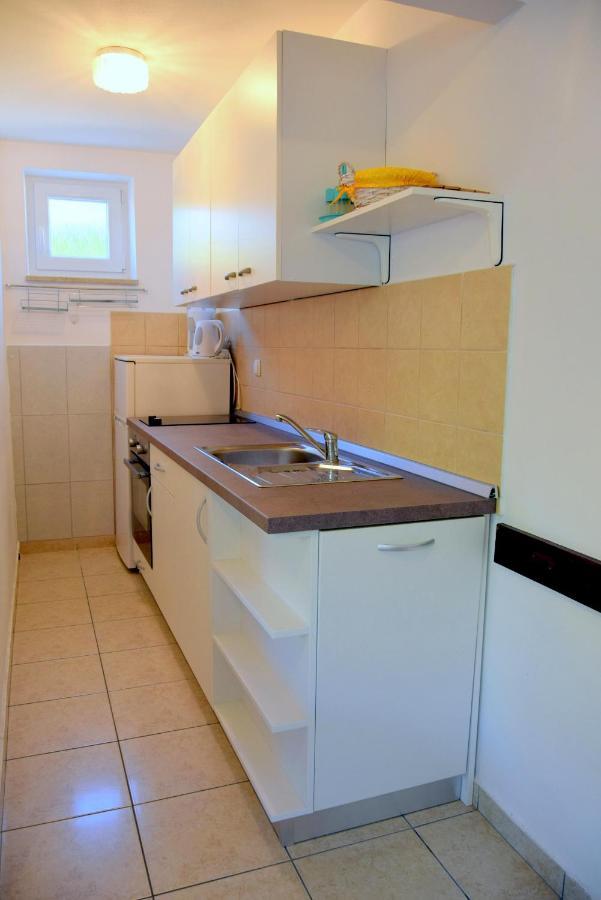 Miramar Gardenn Apartmment Banjol Екстериор снимка