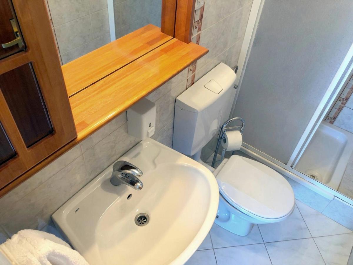 Miramar Gardenn Apartmment Banjol Екстериор снимка