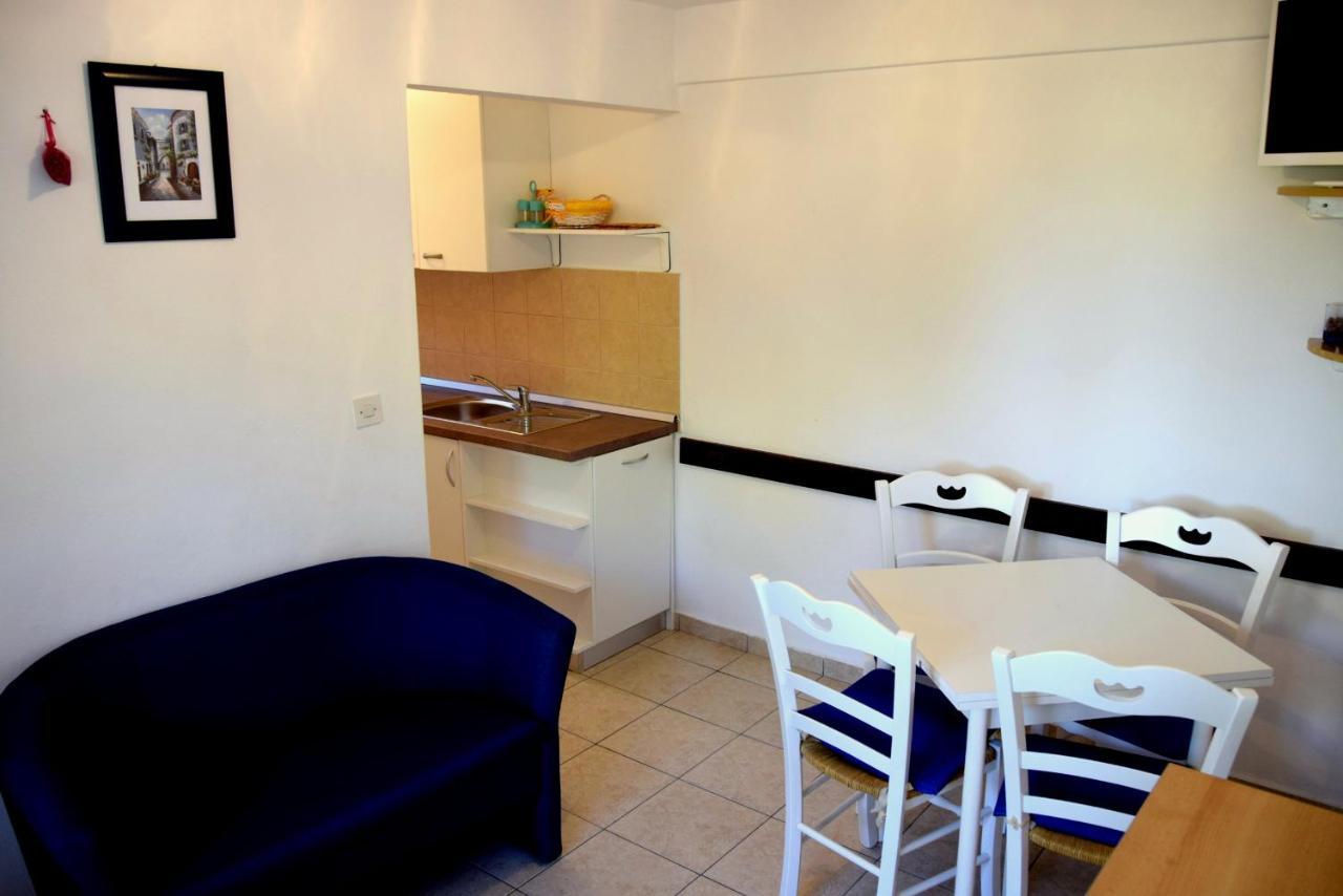 Miramar Gardenn Apartmment Banjol Екстериор снимка