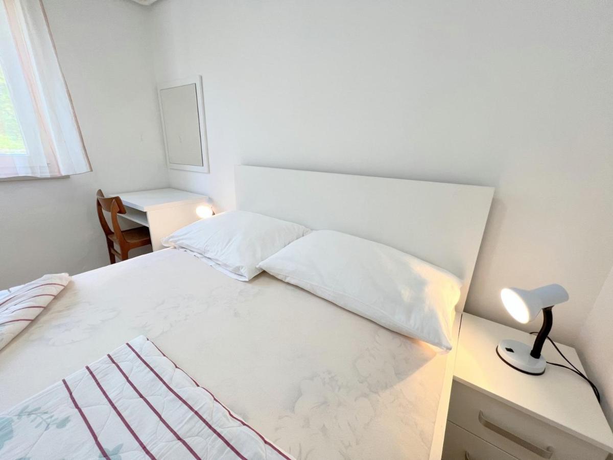 Miramar Gardenn Apartmment Banjol Екстериор снимка
